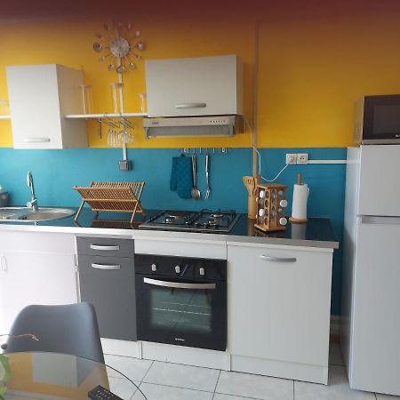 Le Dominad Bas De Villa 700M Du Bain Chaud Canalsat Gratuit Parking Prive Gratuit Wi Fi Gratuit Bouillante Luaran gambar
